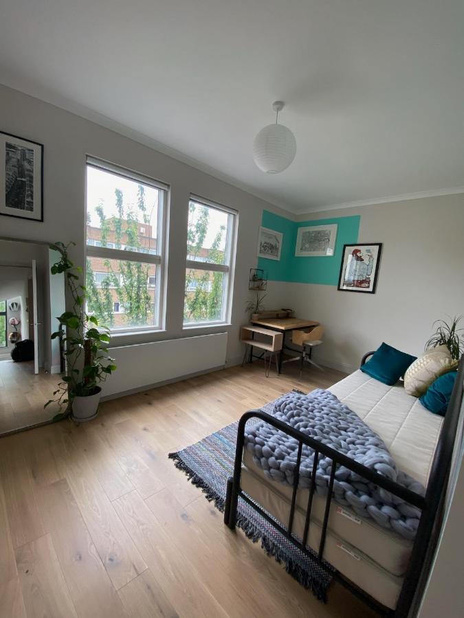 Bright & Beautiful Loft 10Mins To Shoreditch ลอนดอน ภายนอก รูปภาพ